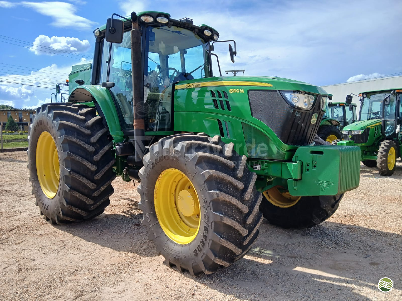 TRATOR JOHN DEERE JOHN DEERE 6190M Tração 4x4 Terraverde Rental - SP CASA BRANCA SÃO PAULO SP